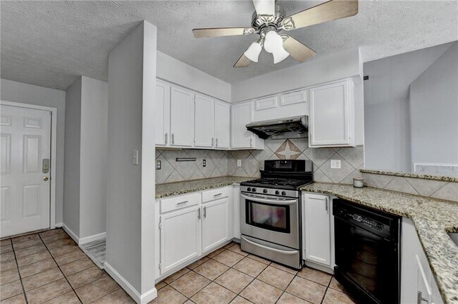 Building Photo - 1112 Ashbury Dr
