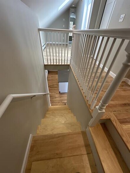 Building Photo - 463 E Main St