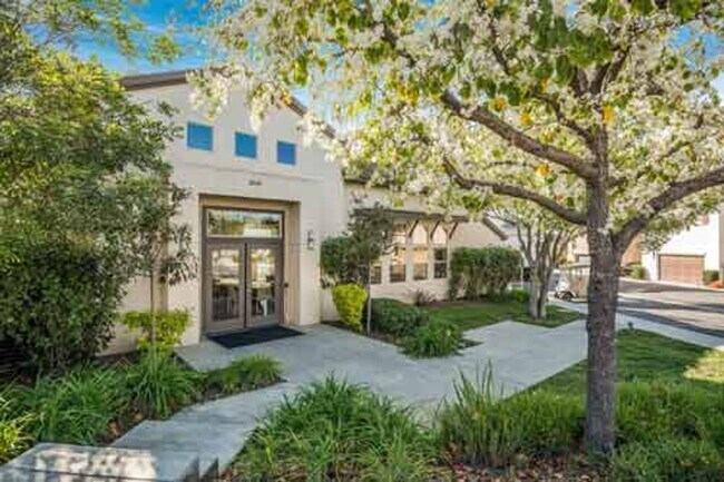 Building Photo - 4 Bdrm Parkside Village Gem -  2 weeks fre...