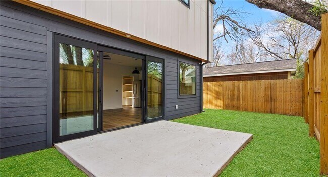 Building Photo - 5506 Peppertree Pkwy