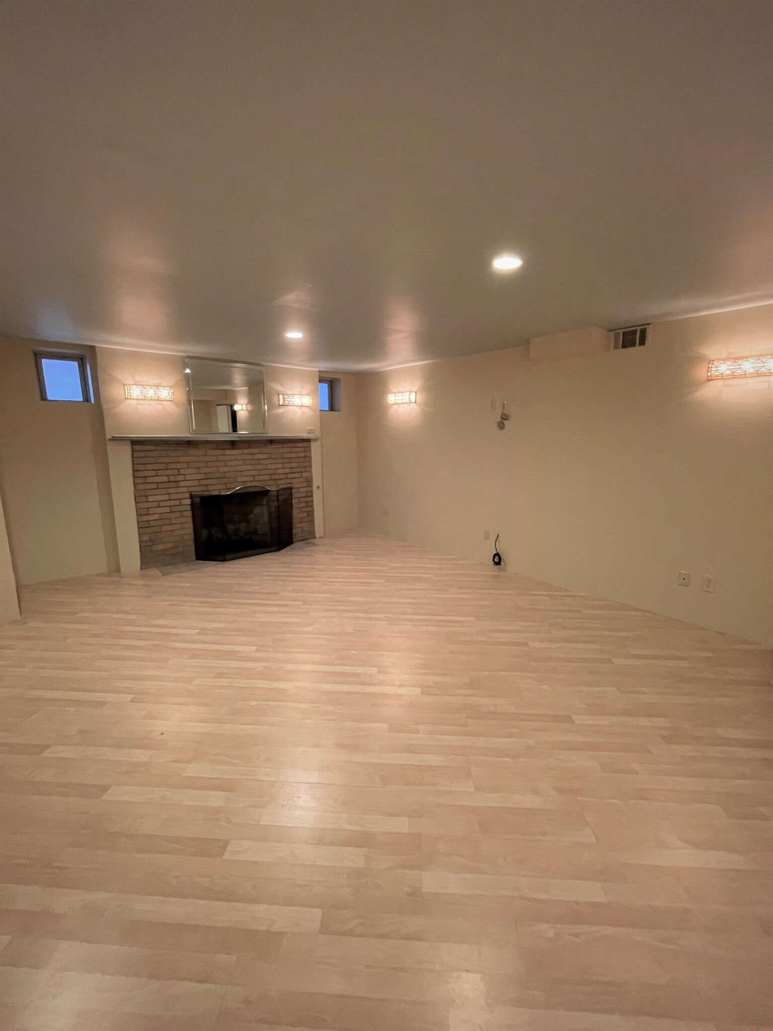 Finished basement - 7943 Delmar Blvd