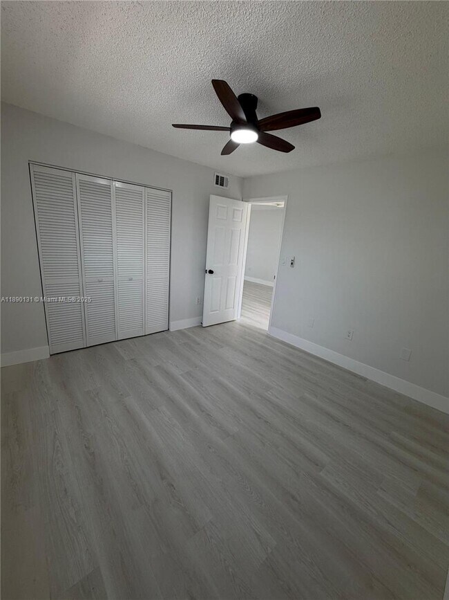 Building Photo - 2721 NW 23rd Ct
