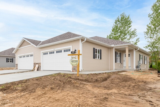 Building Photo - 1310 Daisy Dr