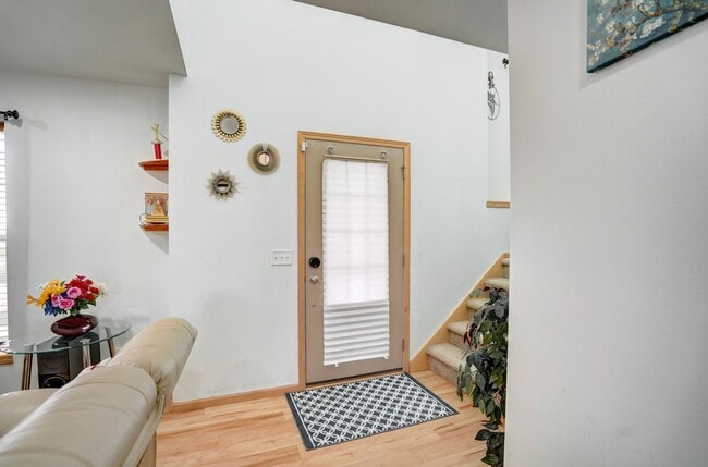 Building Photo - 818 Redan Dr