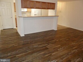 Building Photo - 1402 Golden Rod Ct