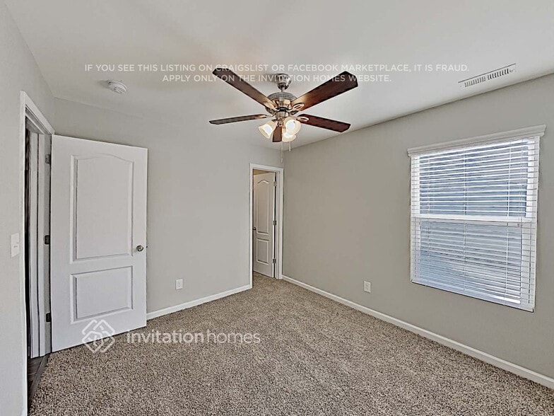 Building Photo - 9238 Magnolia Lily Ave