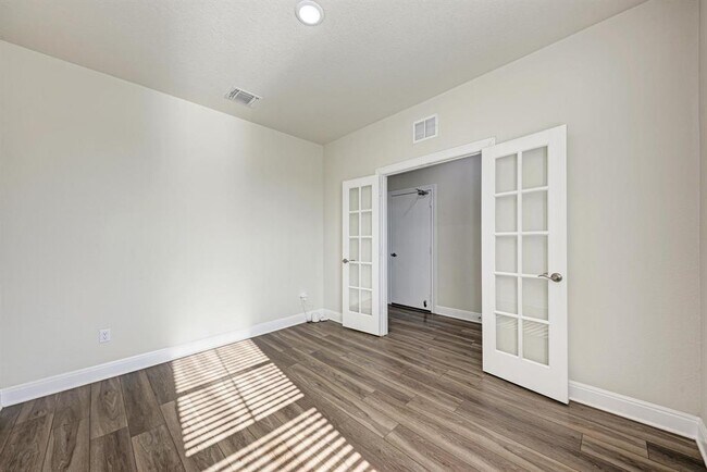 Building Photo - 120 Snowy Plover Ln