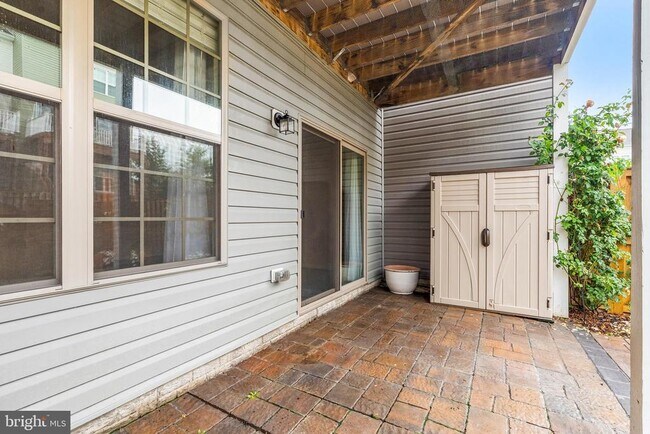 Building Photo - 8479 Randell Rdg Rd