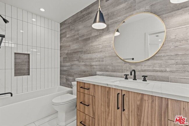 Building Photo - 14535 Killion St