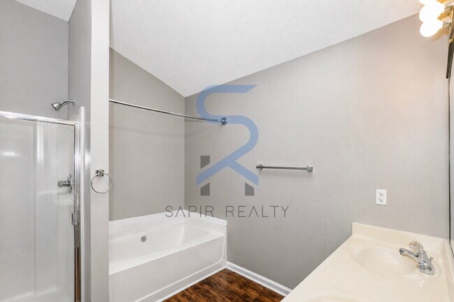 Building Photo - Peaceful Community Charm – 3BR Townhome in Avery Park