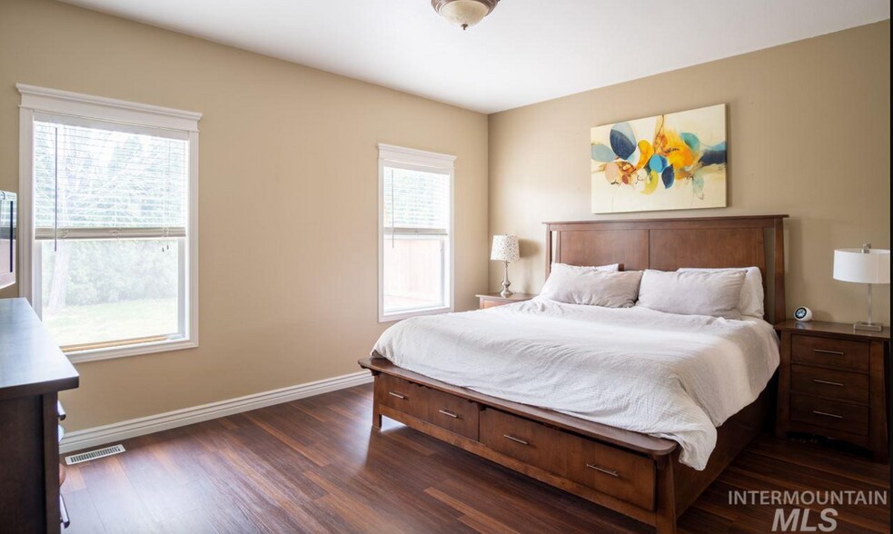 Building Photo - 218 S Parkinson Pl