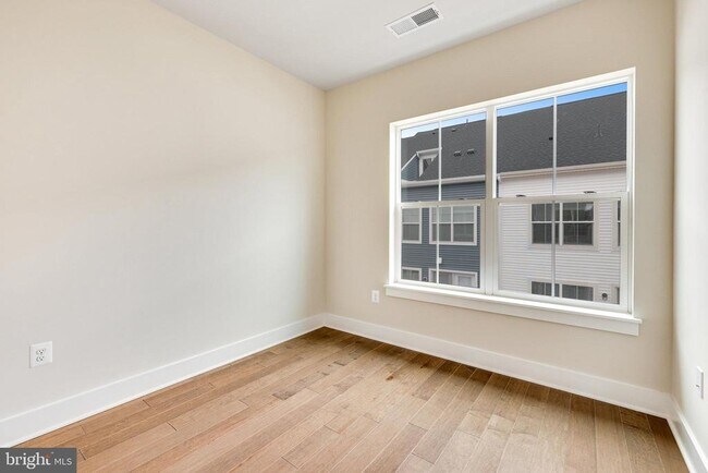 Building Photo - 14813 Retreat Blvd