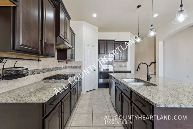 Building Photo - 1403 Zachary Ln