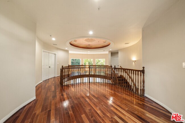 Building Photo - 1109 Pine Dr