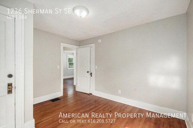 Building Photo - 1236 Sherman St SE