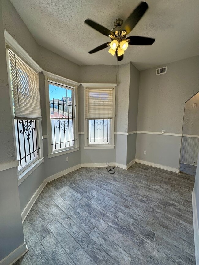Building Photo - 1 BED | 1 BATH | PRIVATE BACK PATIO | WEST...