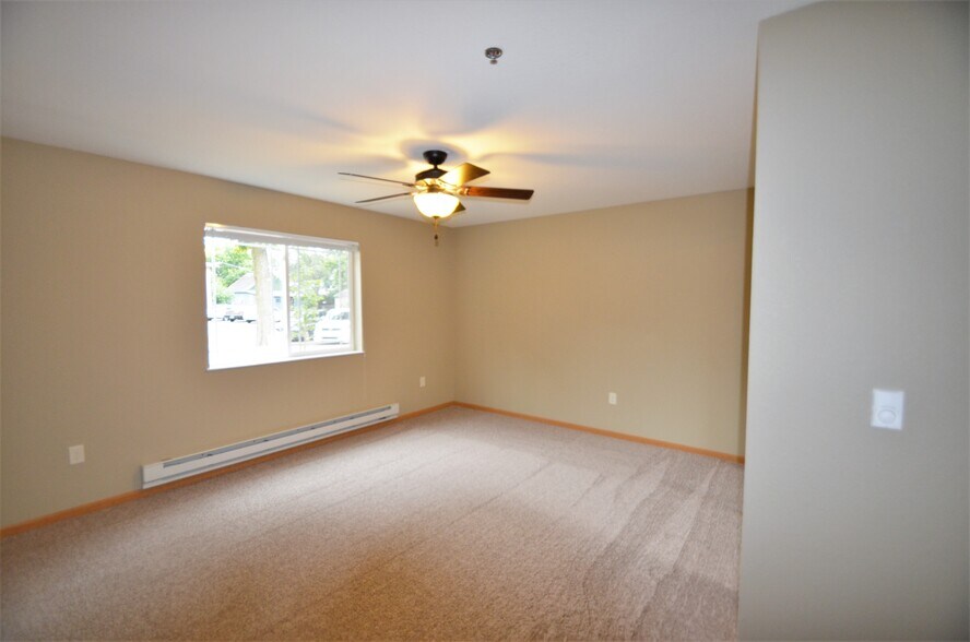 Bedroom - 420 11th St N