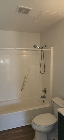 Building Photo - 202 Selwyn Aly