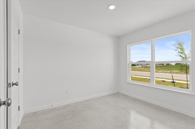 Building Photo - 911 Sevenleaf Ln