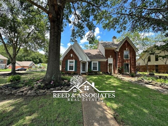 Building Photo - Collierville Townhouse Located on Corner Lot!