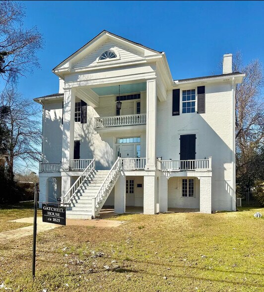 Front of home - 1411 College St
