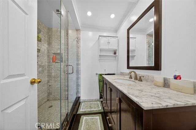 Building Photo - 7250 Franklin Ave