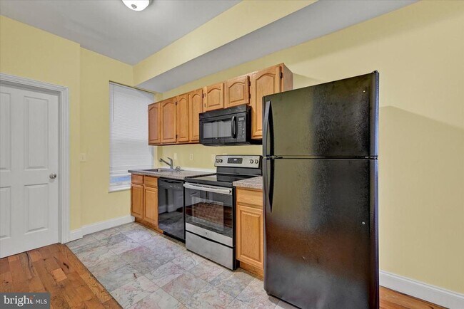 Building Photo - 221 E Lafayette Ave