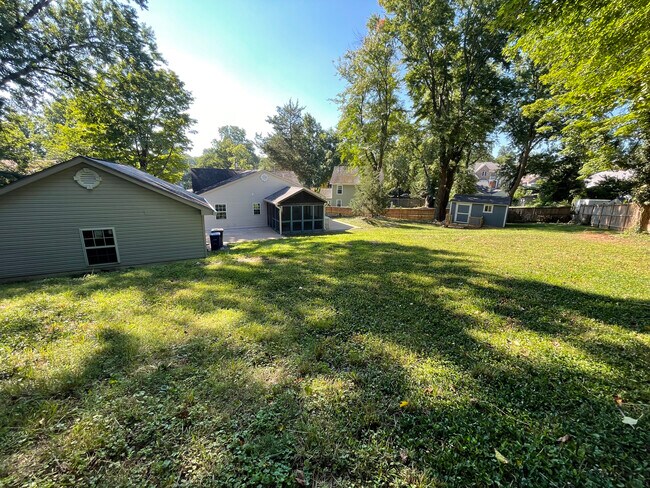 Building Photo - 3128 Headrow Cir