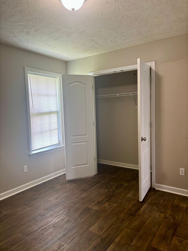 Building Photo - 3 Bedroom 2 bath  Medina Area