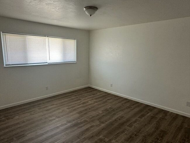 Building Photo - 17502 Rd 64