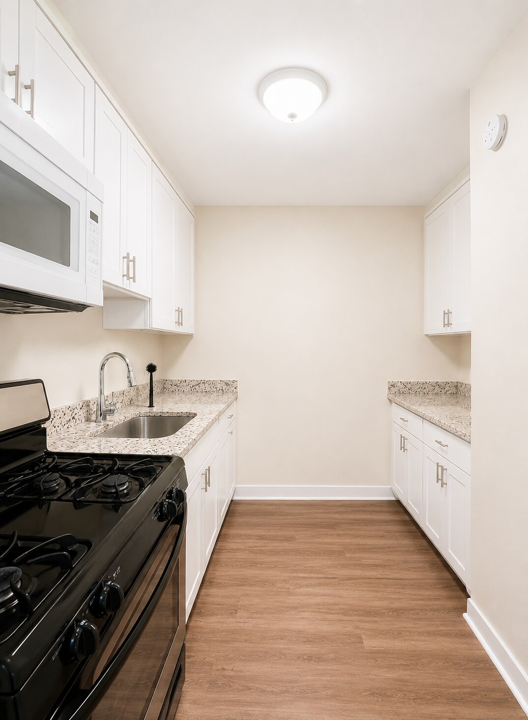 Building Photo - 5300 S Shore Dr