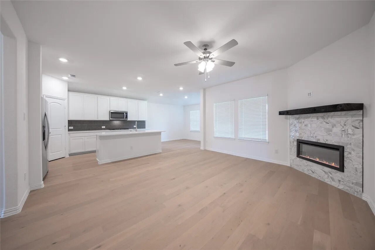 Building Photo - 1708 Blackbird Ln