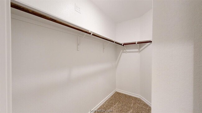 Building Photo - 2148 Chief St