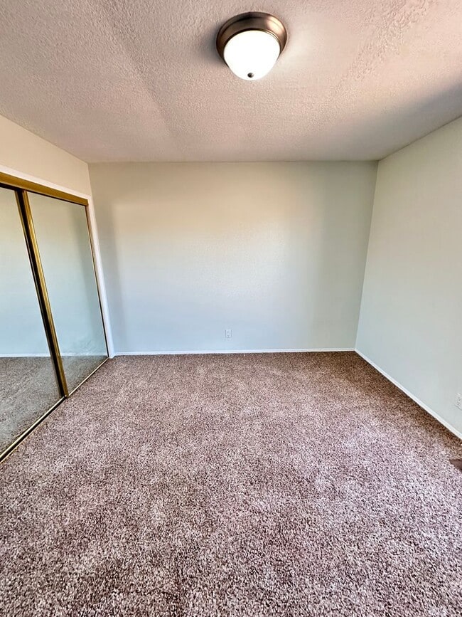 Building Photo - Move-In Special: ½ OFF First Month’s Rent! 3 Bedroom 2 Bathroom 2109 Sqft