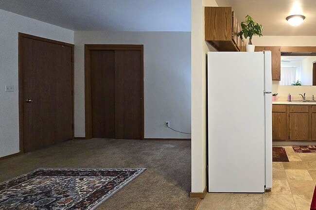 Building Photo - SHAWANO APARTMENTS