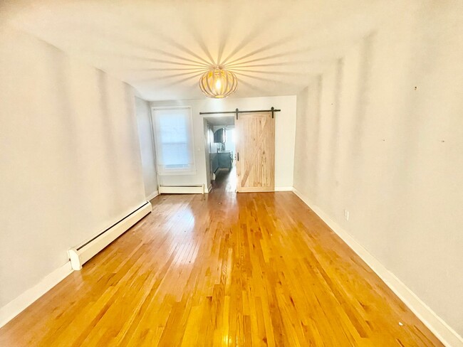 Building Photo - Beautifully Renovated 3-Bedroom 2.5 Rental...