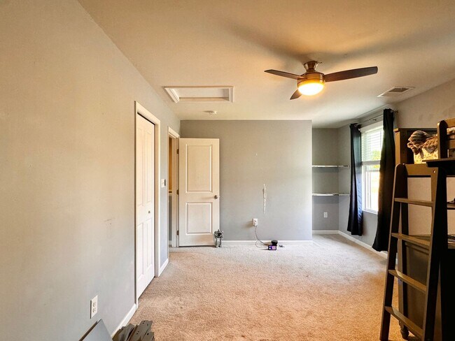 Building Photo - Close NGIC & Ruckersville area- Great two ...