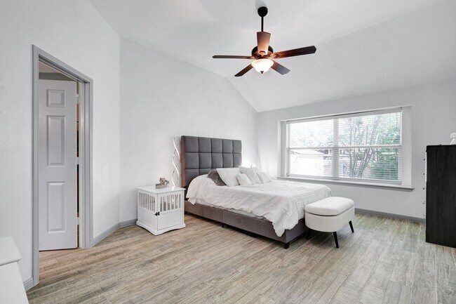Building Photo - ***APPLICATION CURRENTLY UNDER REVIEW***Ga...