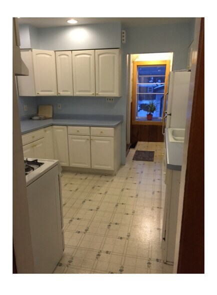 Building Photo - 8333 Gridley Ave