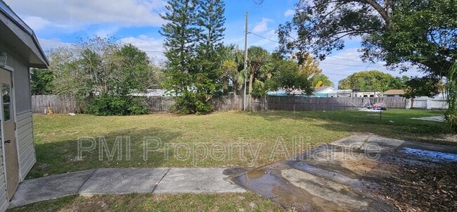 Building Photo - 411 Edwin St