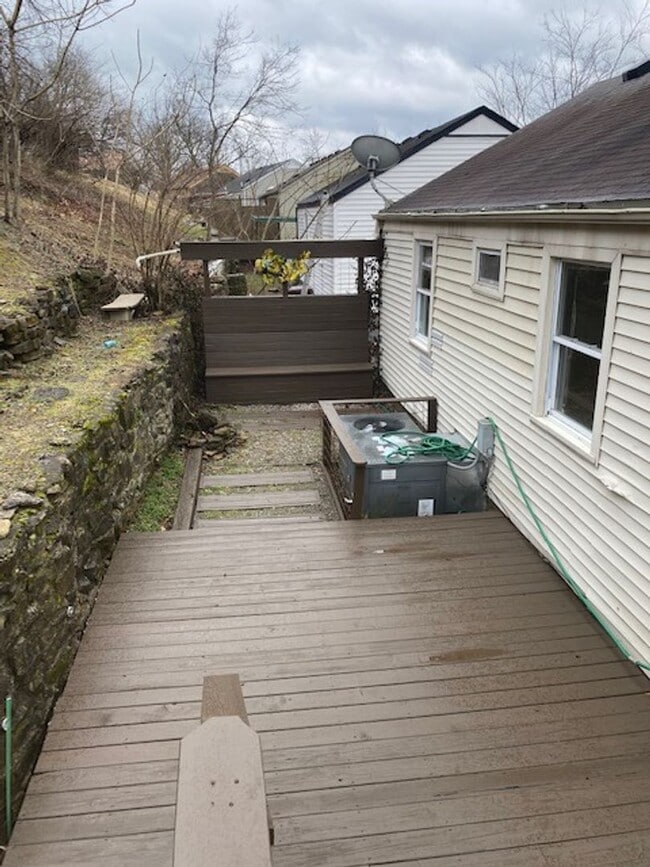 Building Photo - Adorable 2 Bedroom 1 Bath Home in Sylvan H...