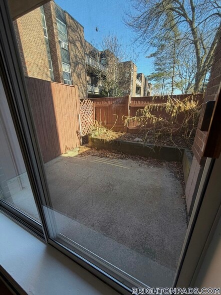 Building Photo - 9 Bronsdon St