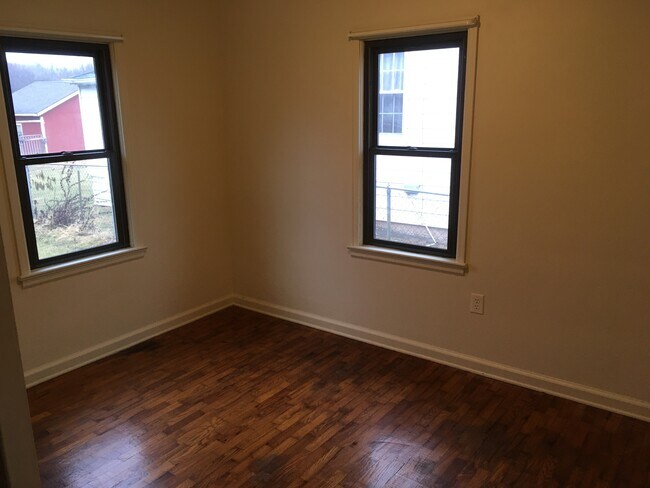 Building Photo - 1717 W Smith Springfield MO