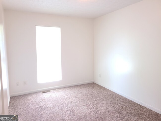 Building Photo - 1831 Grove Way