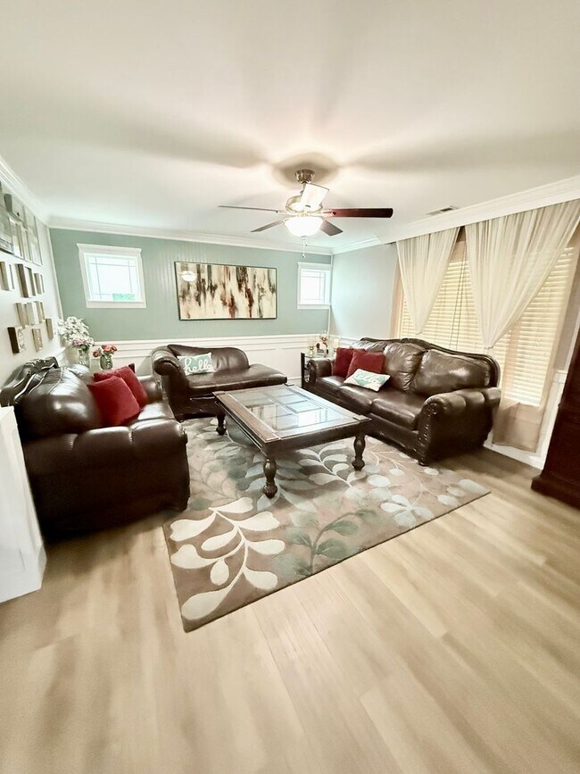 Building Photo - A stunning home in desirable Stendahl Ridge!