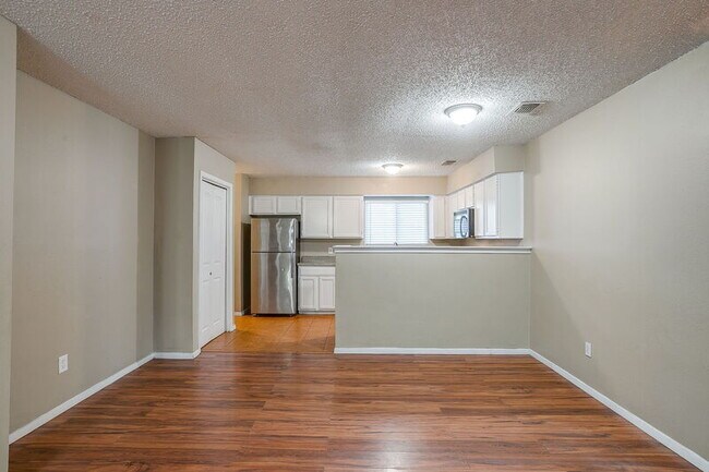 Building Photo - 1906 Beacon Way