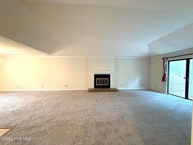 Building Photo - 261 Tall Trees Dr