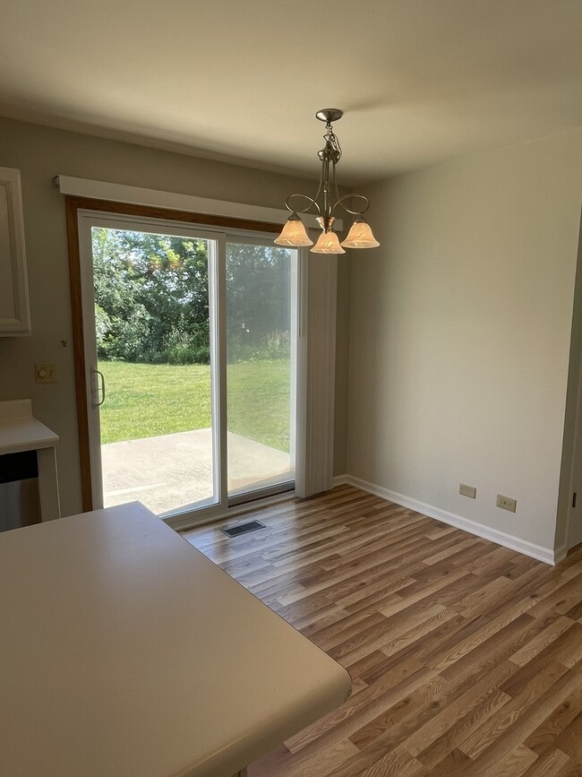 Building Photo - 4440 Larkspur Ln