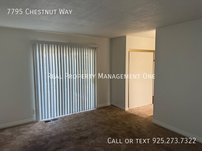 Building Photo - 7795 Chestnut Way