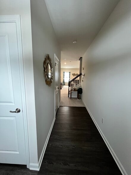 Hallway - 4000 Kapalua Ln